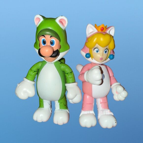 World of Nintendo 4" 3D World Cat Luigi, and Cat Peach B13 - Picture 1 of 3
